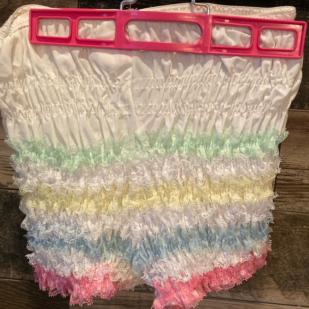 Crinoline - Picture 2 of 3